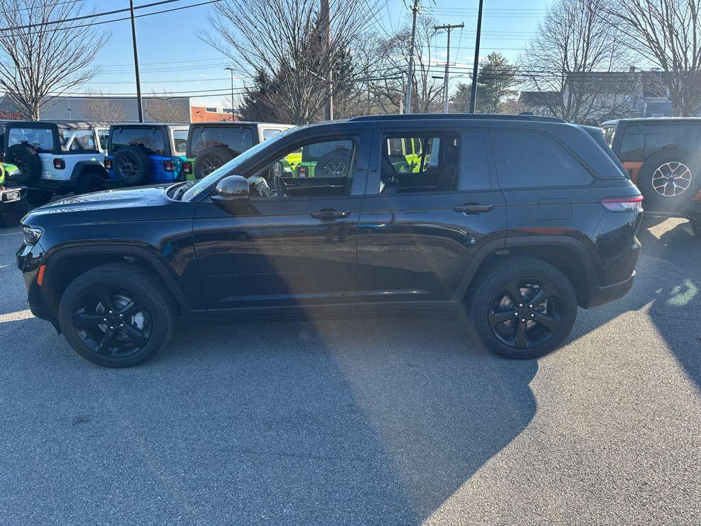 used 2023 Jeep Grand Cherokee car, priced at $29,900