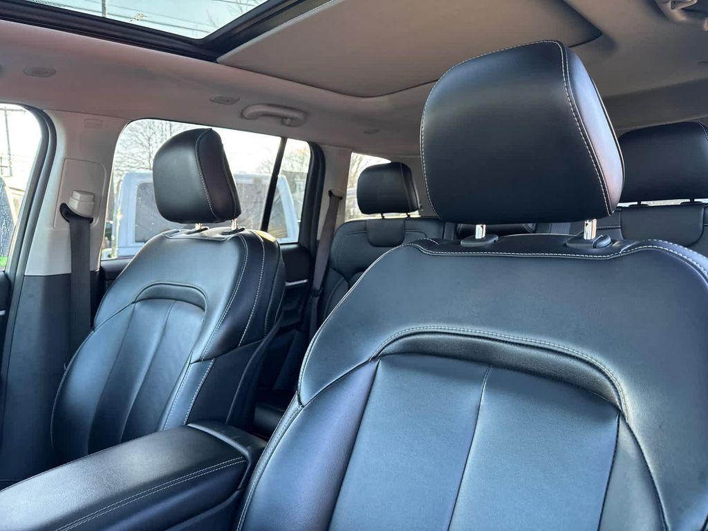 used 2023 Jeep Grand Cherokee car, priced at $29,900