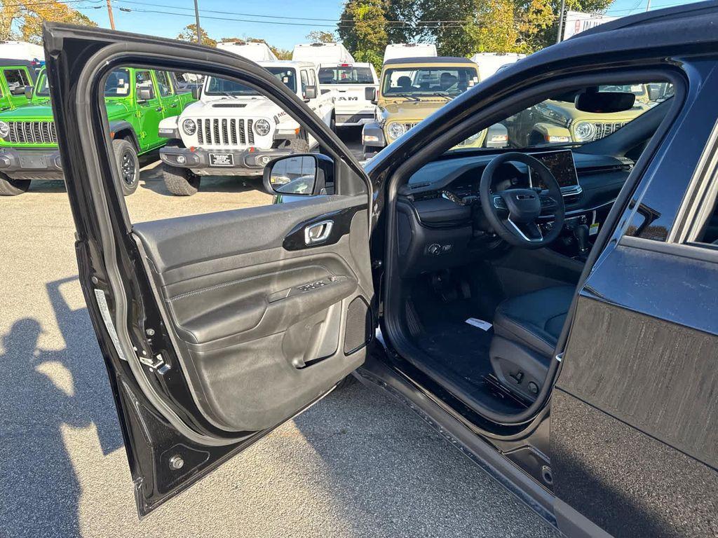 new 2026 Jeep Compass car, priced at $32,561