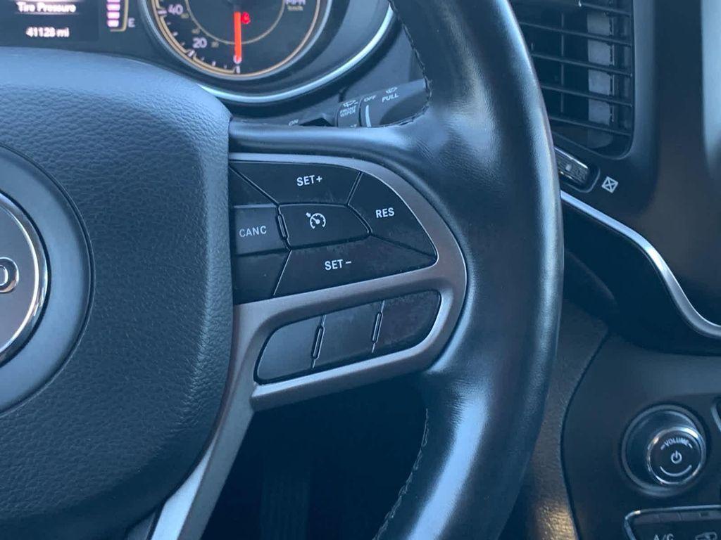 used 2020 Jeep Cherokee car, priced at $19,990