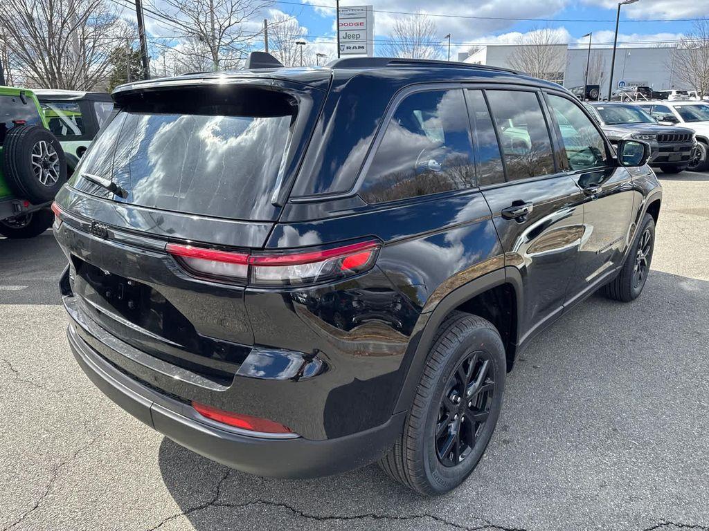 new 2026 Jeep Grand Cherokee car, priced at $47,455
