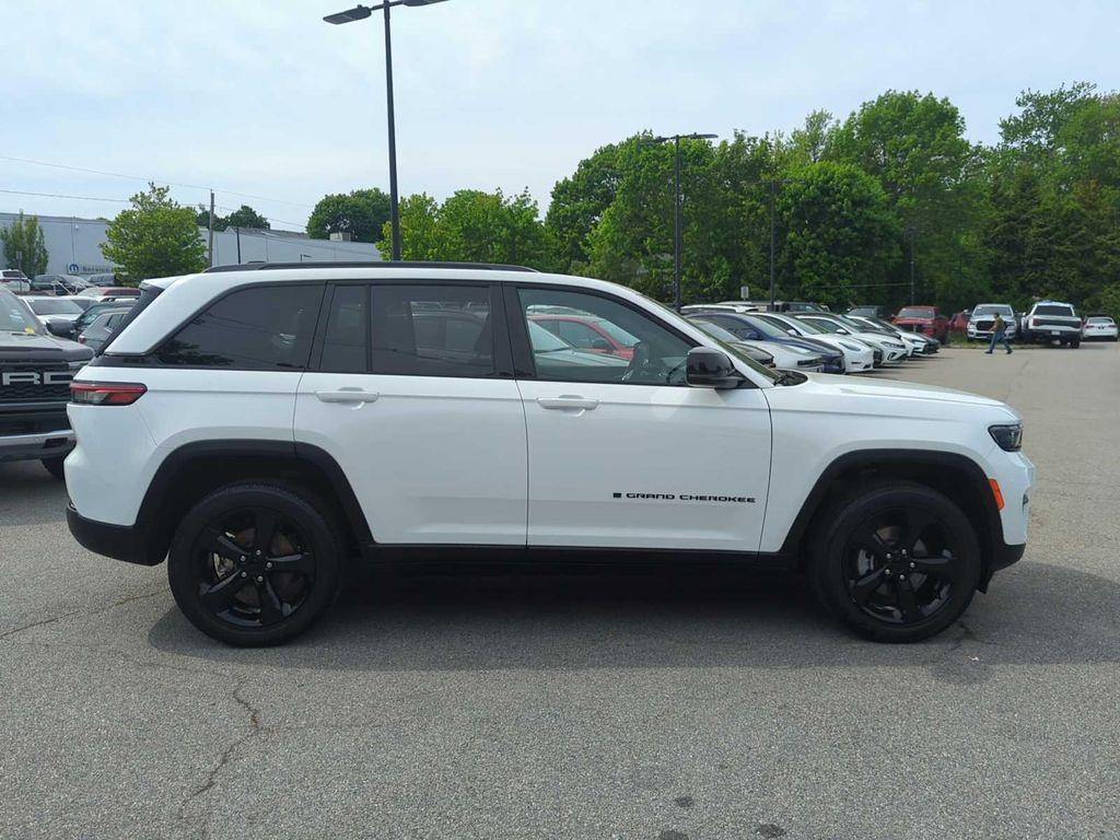 used 2023 Jeep Grand Cherokee car, priced at $31,399