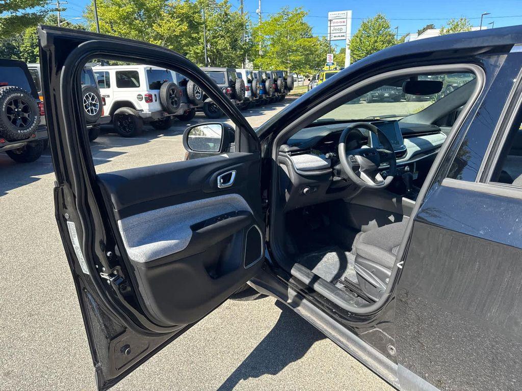 new 2025 Jeep Compass car, priced at $26,596