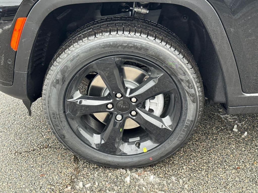 new 2025 Jeep Grand Cherokee L car, priced at $51,995