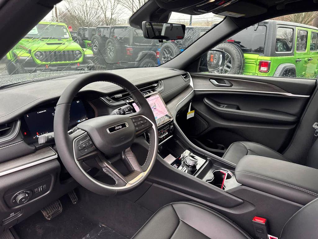 new 2025 Jeep Grand Cherokee L car, priced at $51,995