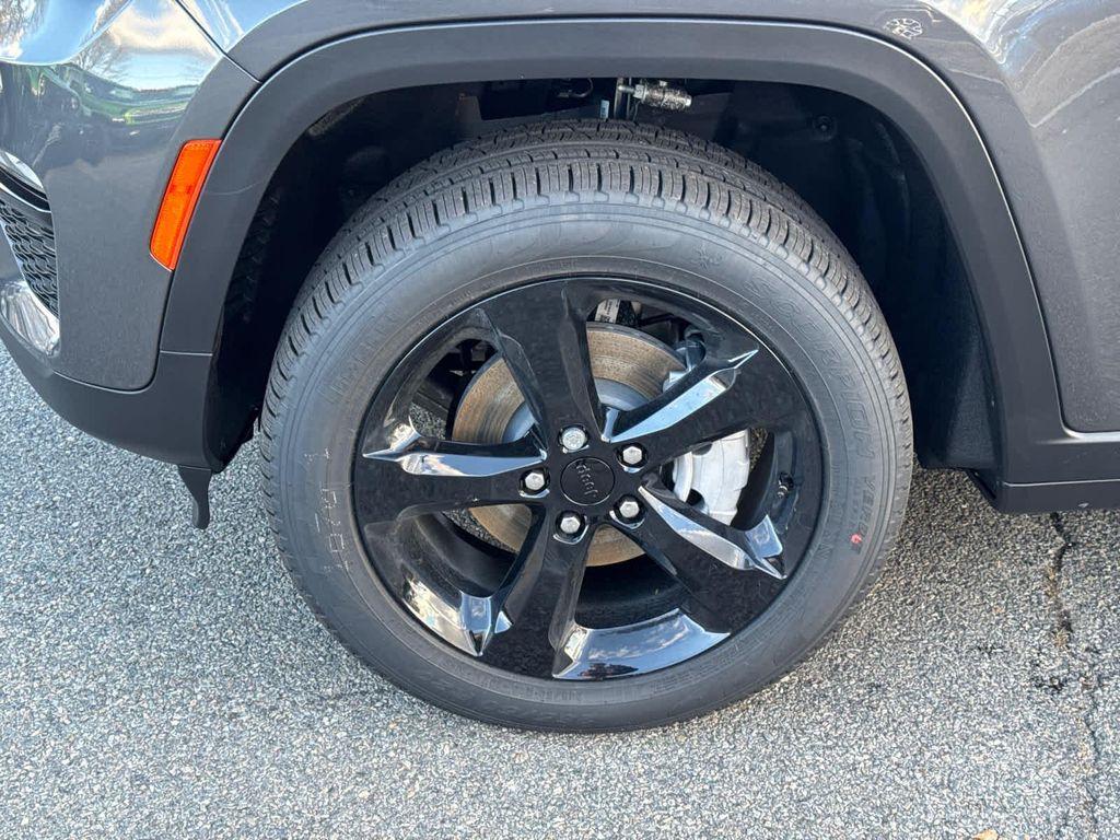 new 2025 Jeep Grand Cherokee car, priced at $47,968