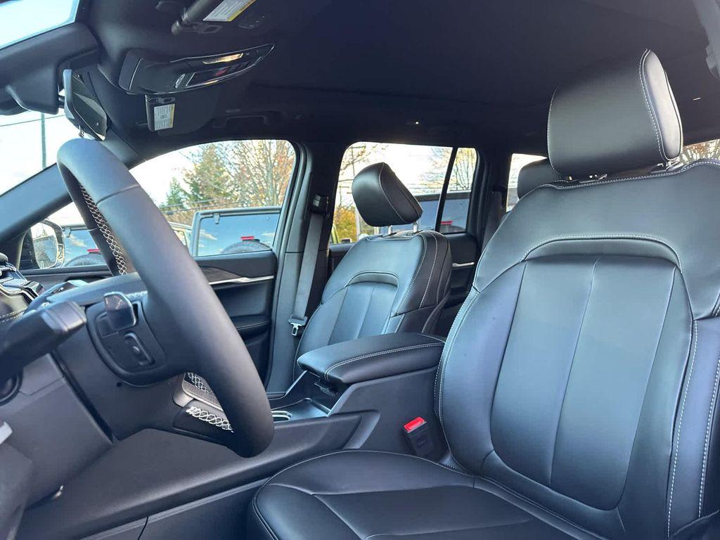 new 2025 Jeep Grand Cherokee car, priced at $47,968