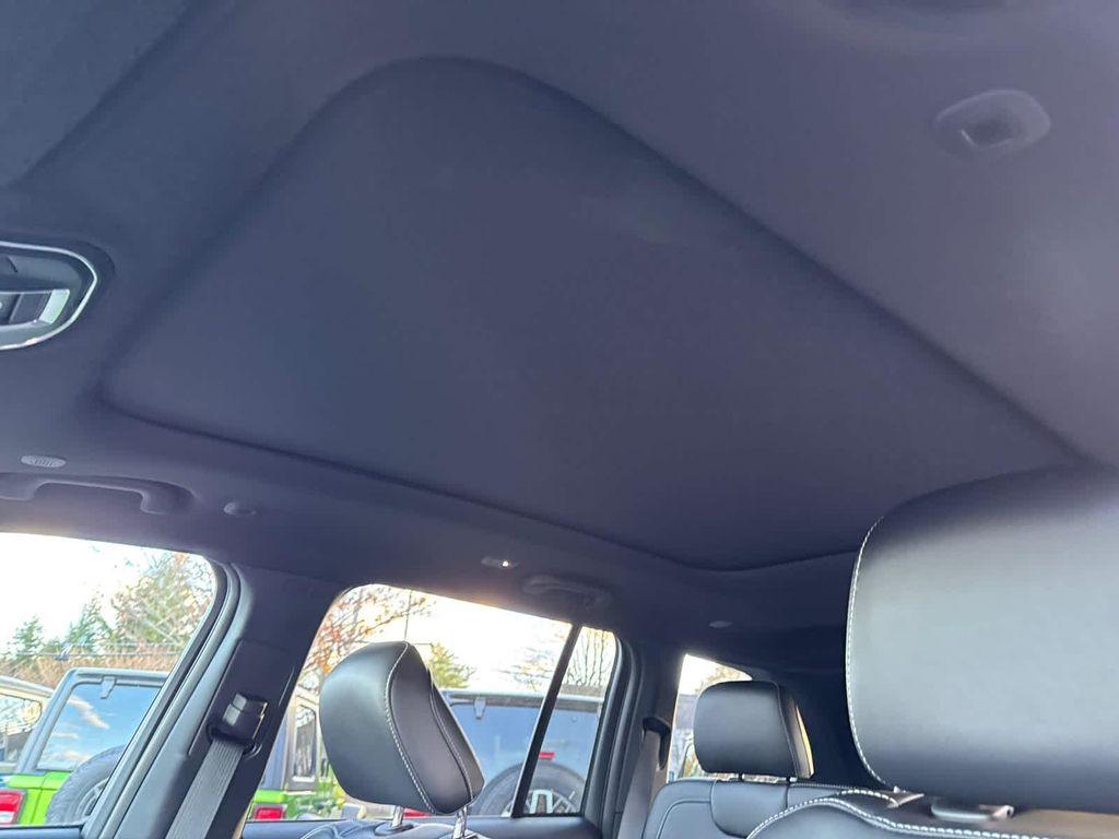 new 2025 Jeep Grand Cherokee car, priced at $47,968