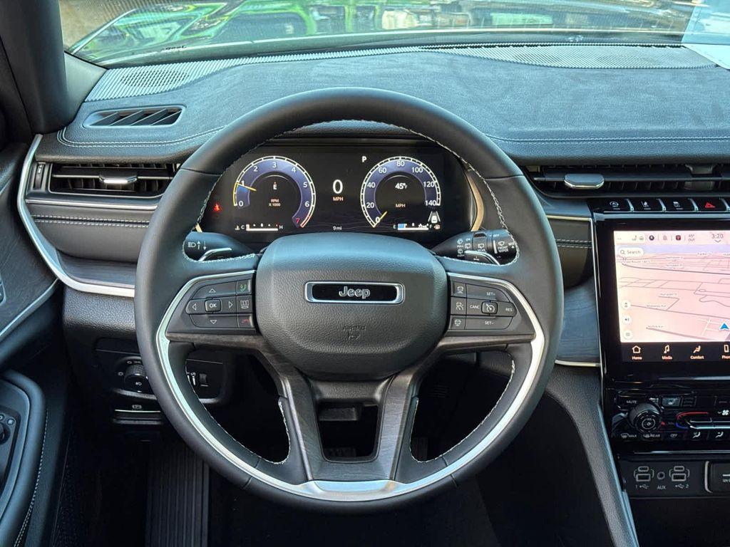 new 2025 Jeep Grand Cherokee car, priced at $47,968