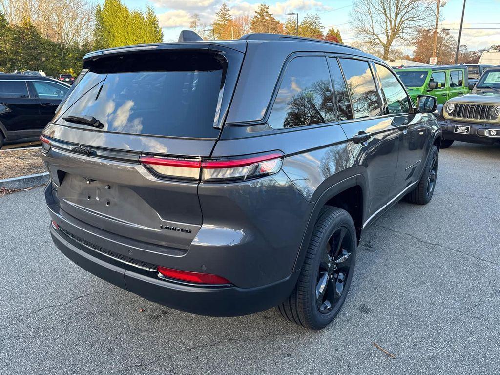 new 2025 Jeep Grand Cherokee car, priced at $47,968