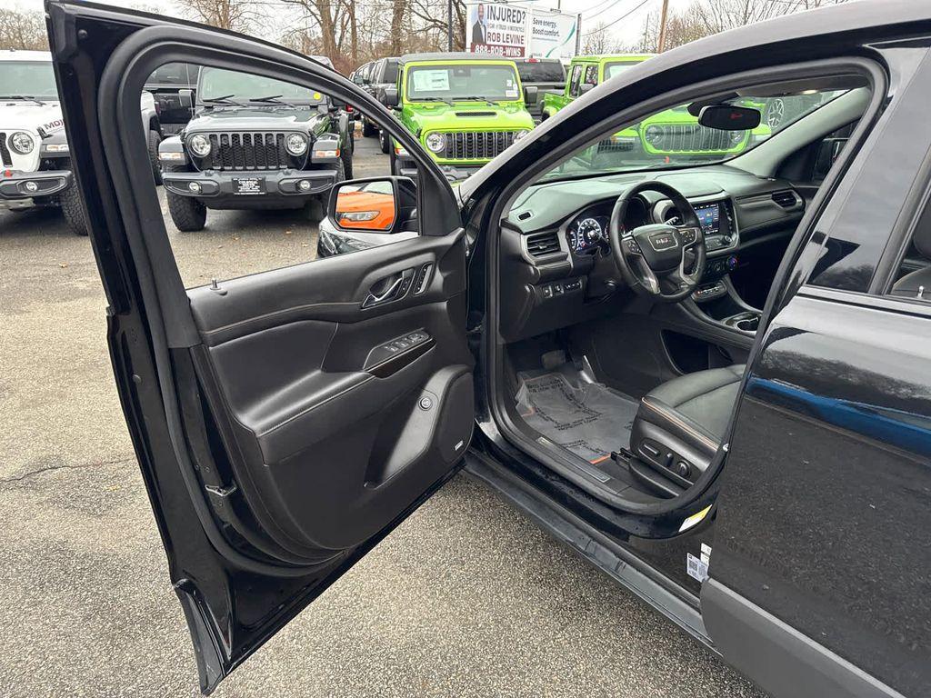 used 2023 GMC Acadia car, priced at $32,900