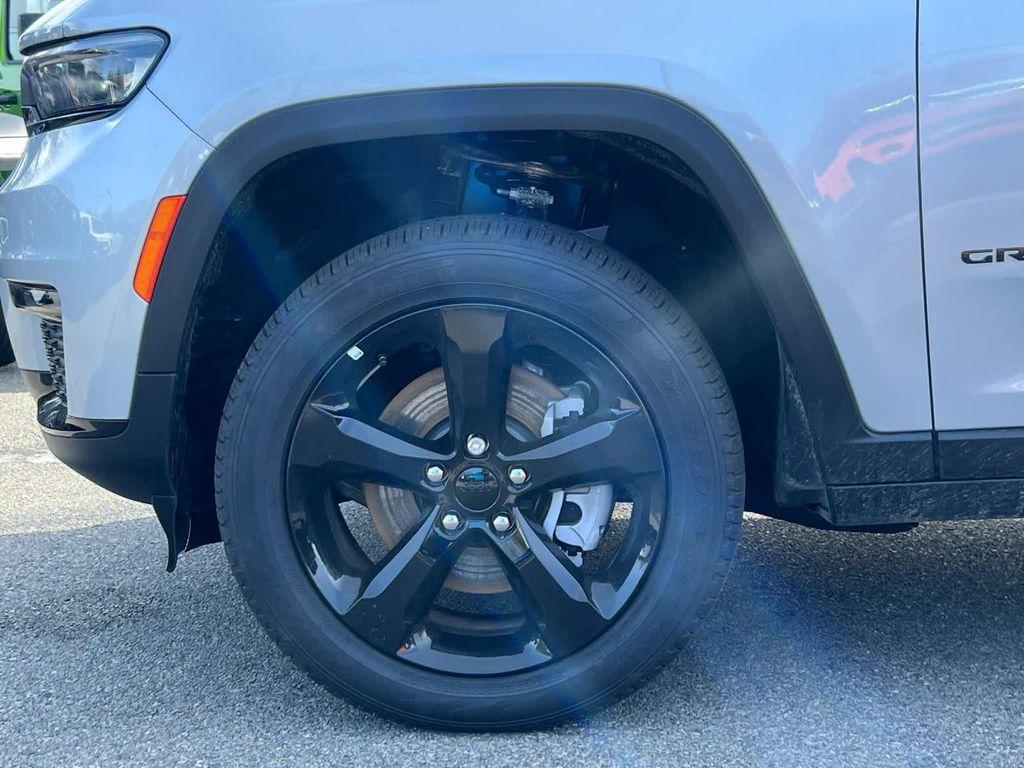 new 2025 Jeep Grand Cherokee L car, priced at $49,648
