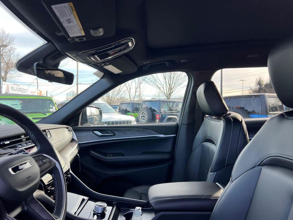 new 2025 Jeep Grand Cherokee L car, priced at $49,648