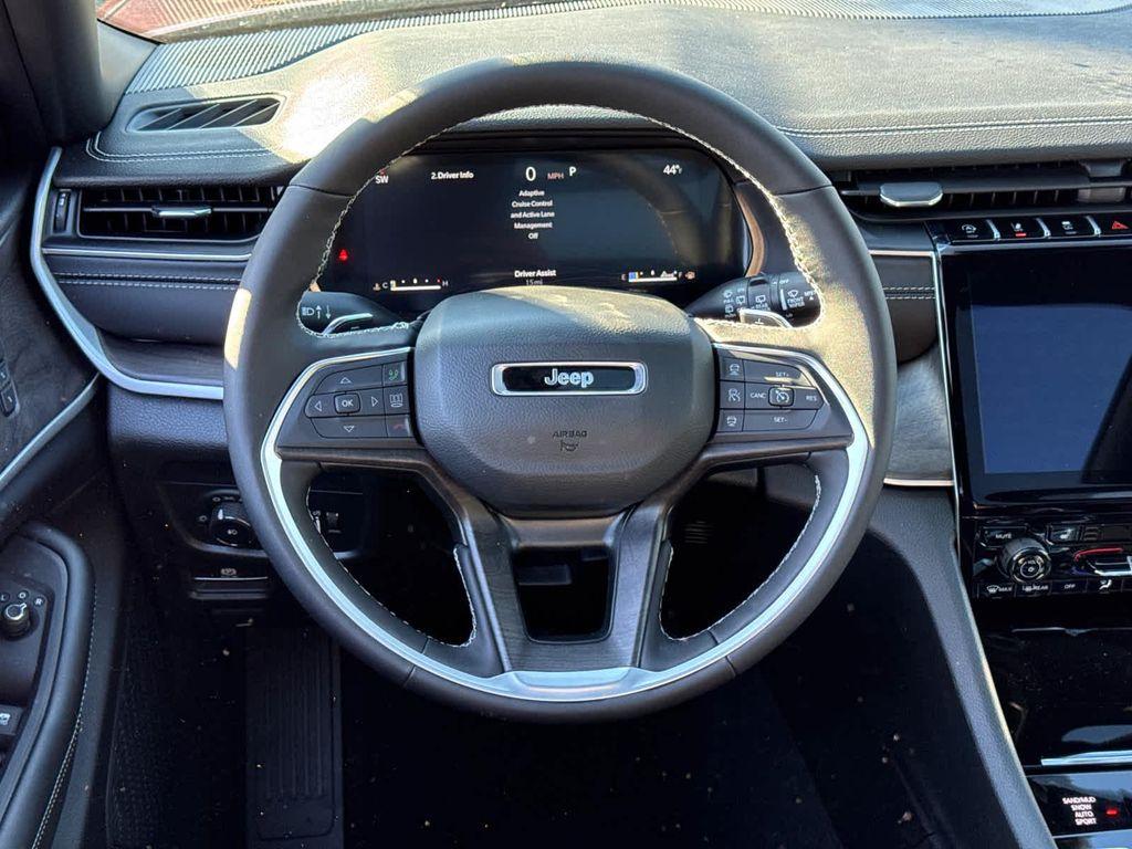 new 2025 Jeep Grand Cherokee car, priced at $51,079