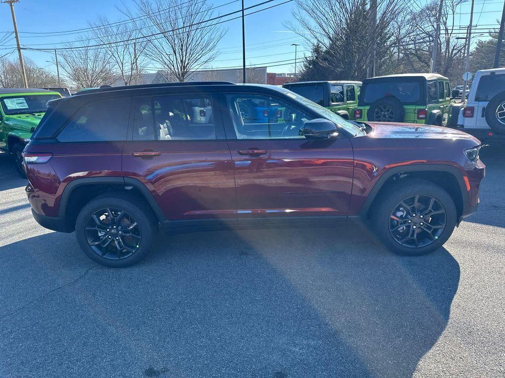 new 2025 Jeep Grand Cherokee car, priced at $51,079