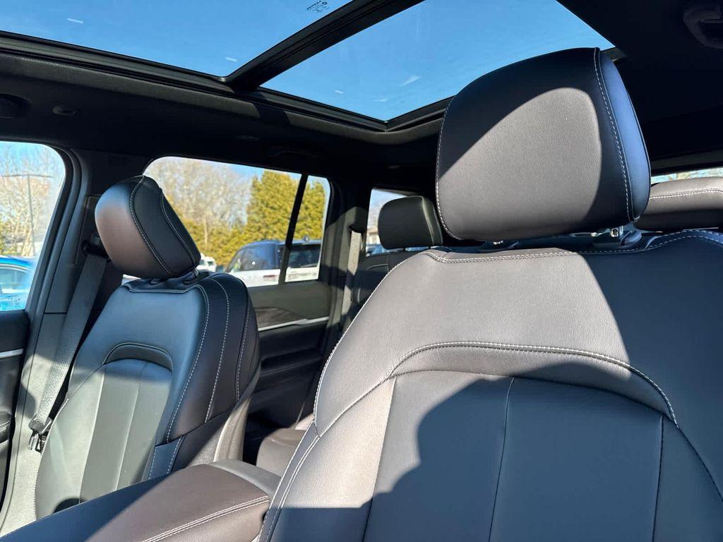 new 2025 Jeep Grand Cherokee car, priced at $51,079