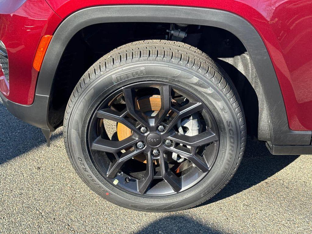 new 2025 Jeep Grand Cherokee car, priced at $51,079