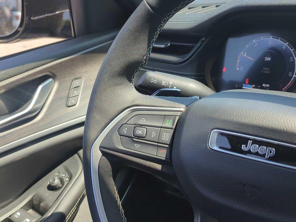 new 2026 Jeep Grand Cherokee car, priced at $44,084