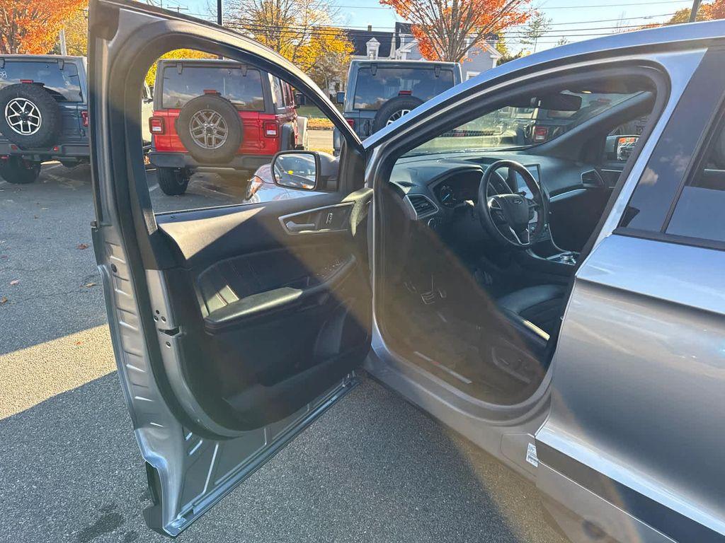 used 2024 Ford Edge car, priced at $29,800