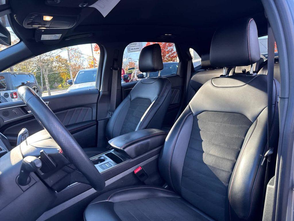 used 2024 Ford Edge car, priced at $29,800