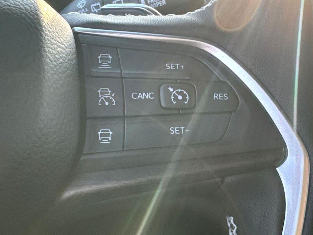 new 2025 Jeep Grand Cherokee car, priced at $48,064