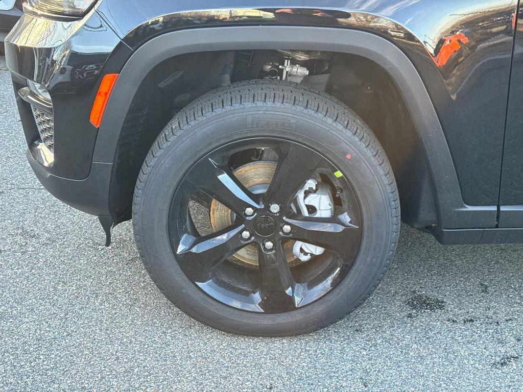 new 2025 Jeep Grand Cherokee car, priced at $48,064