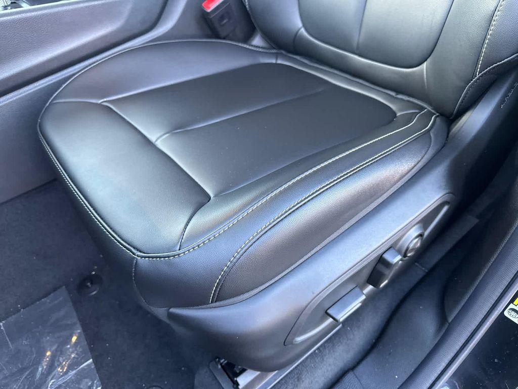 new 2025 Jeep Grand Cherokee car, priced at $48,064