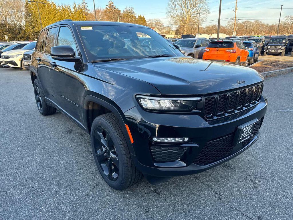 new 2025 Jeep Grand Cherokee car, priced at $48,064