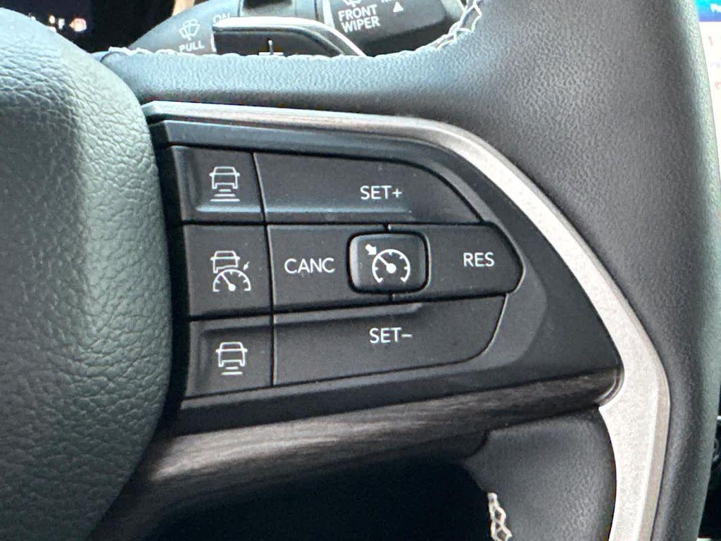 used 2023 Jeep Grand Cherokee car, priced at $29,800