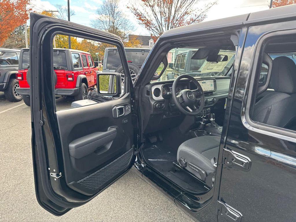 new 2026 Jeep Wrangler car, priced at $42,946