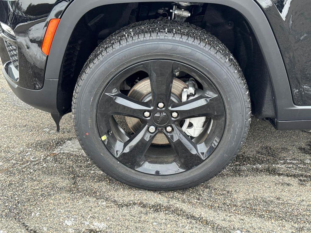 new 2025 Jeep Grand Cherokee car, priced at $46,569