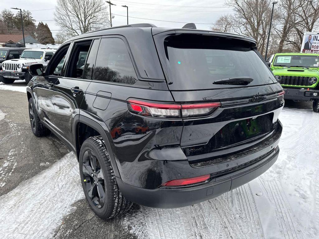 new 2025 Jeep Grand Cherokee car, priced at $46,569
