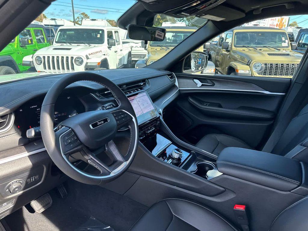new 2025 Jeep Grand Cherokee L car, priced at $47,232