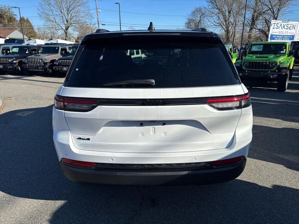 new 2025 Jeep Grand Cherokee car, priced at $48,821