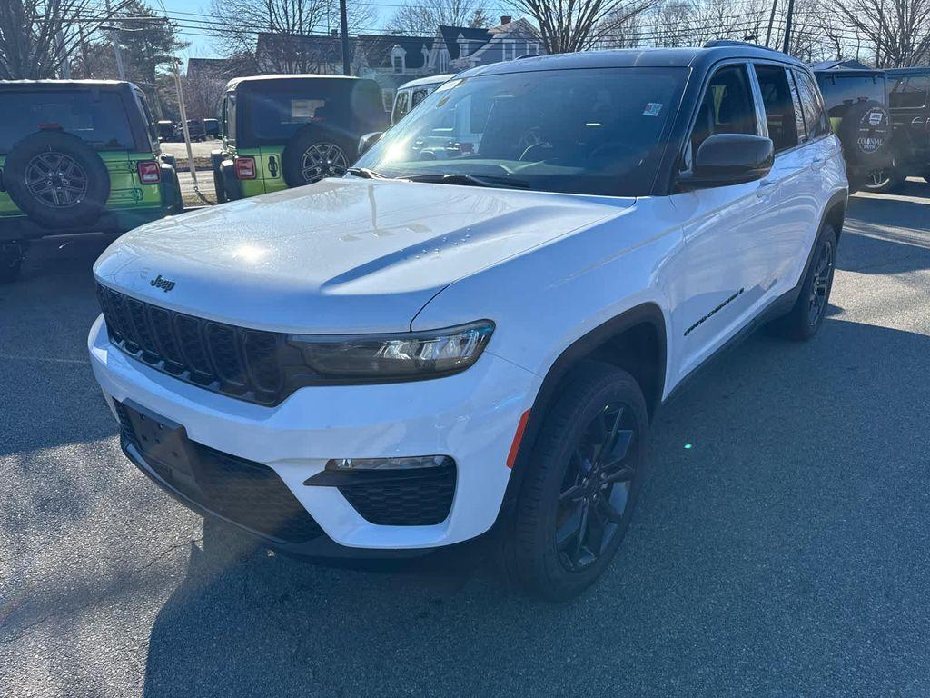 new 2025 Jeep Grand Cherokee car, priced at $48,821