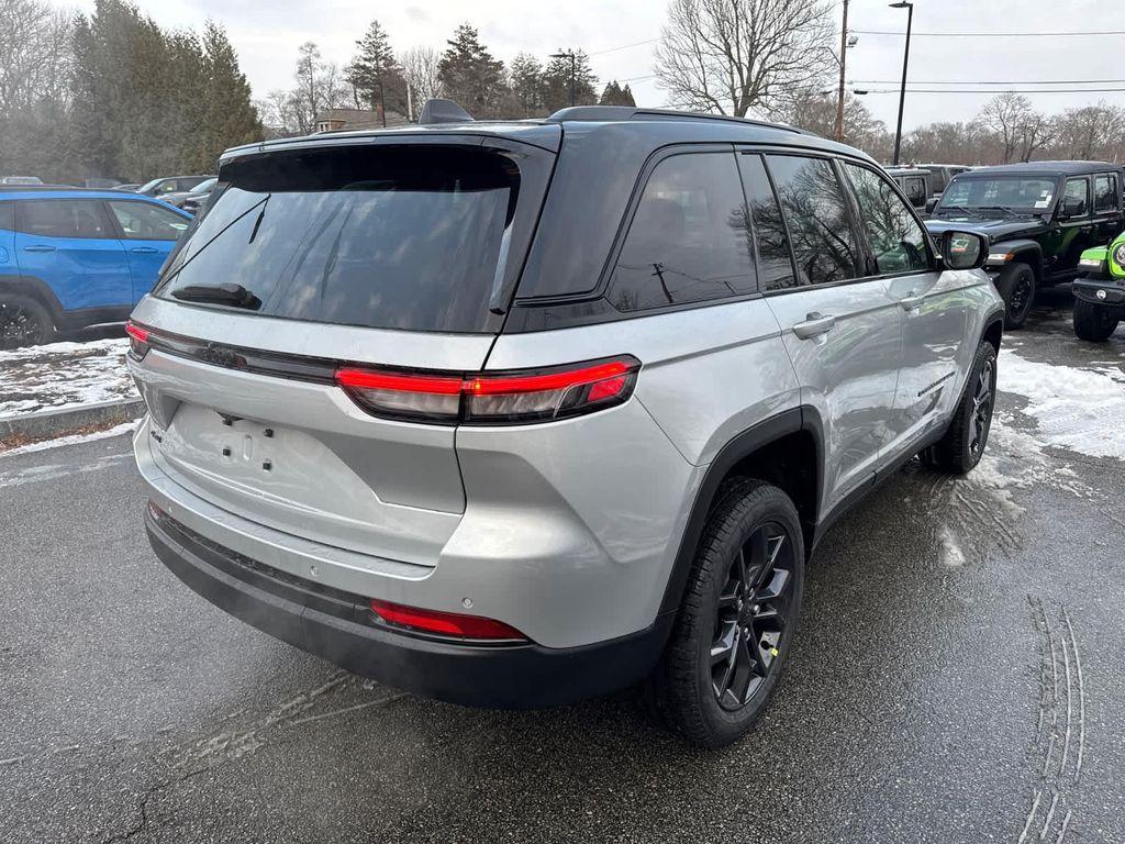 new 2025 Jeep Grand Cherokee car, priced at $48,890
