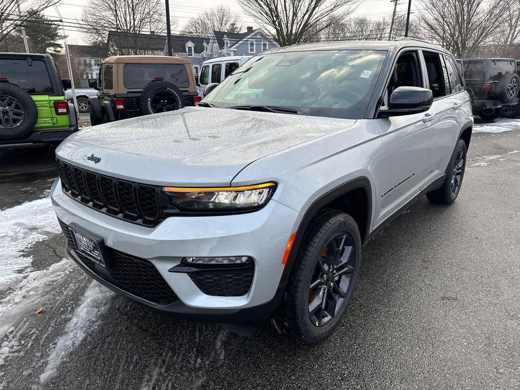 new 2025 Jeep Grand Cherokee car, priced at $48,890