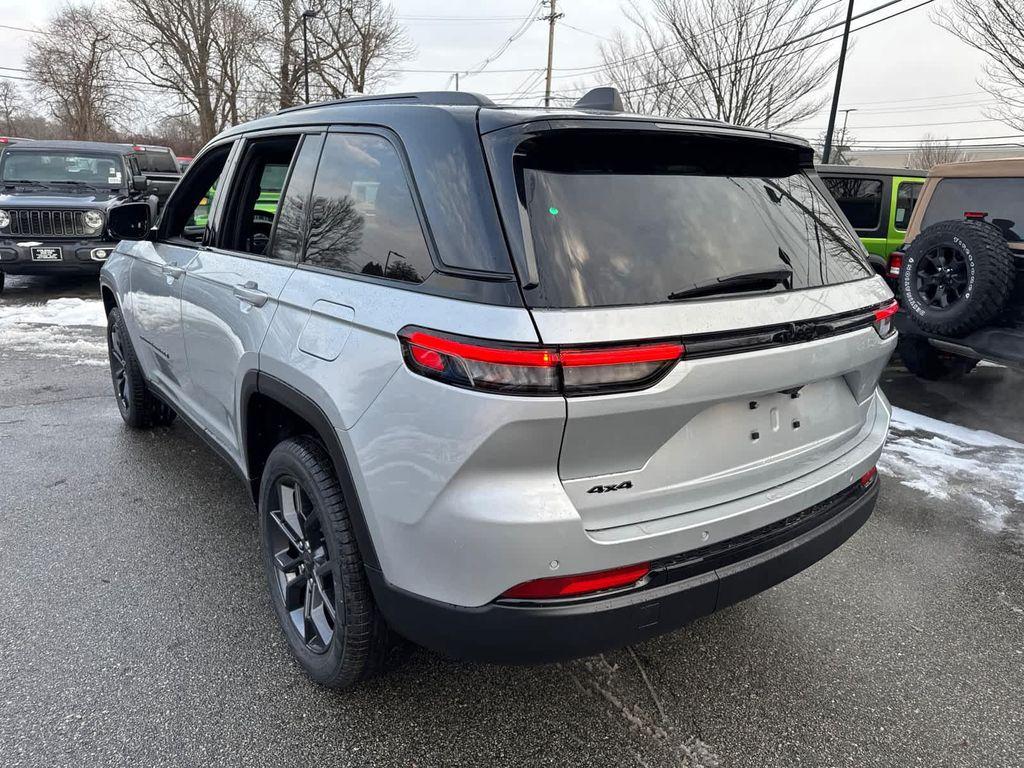 new 2025 Jeep Grand Cherokee car, priced at $48,890