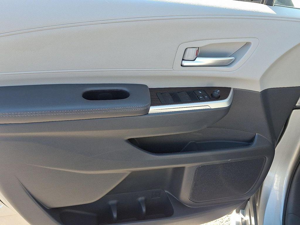 used 2024 Toyota Sienna car, priced at $37,992