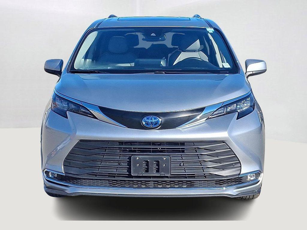 used 2024 Toyota Sienna car, priced at $37,992