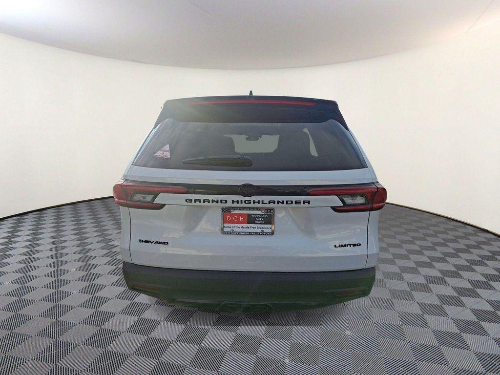 new 2026 Toyota Highlander Hybrid car, priced at $59,633