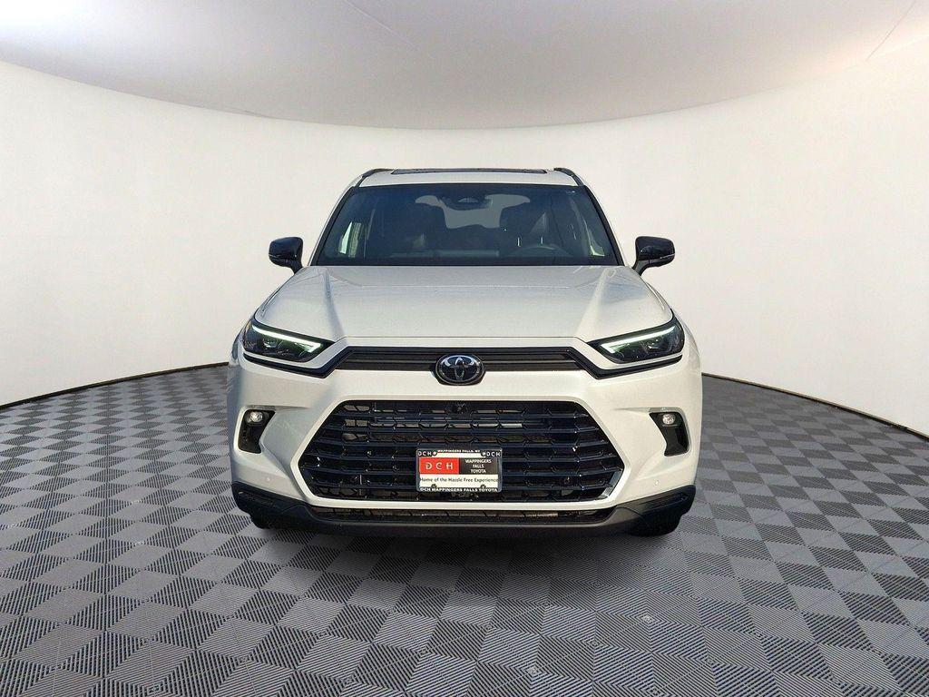 new 2026 Toyota Highlander Hybrid car, priced at $59,633