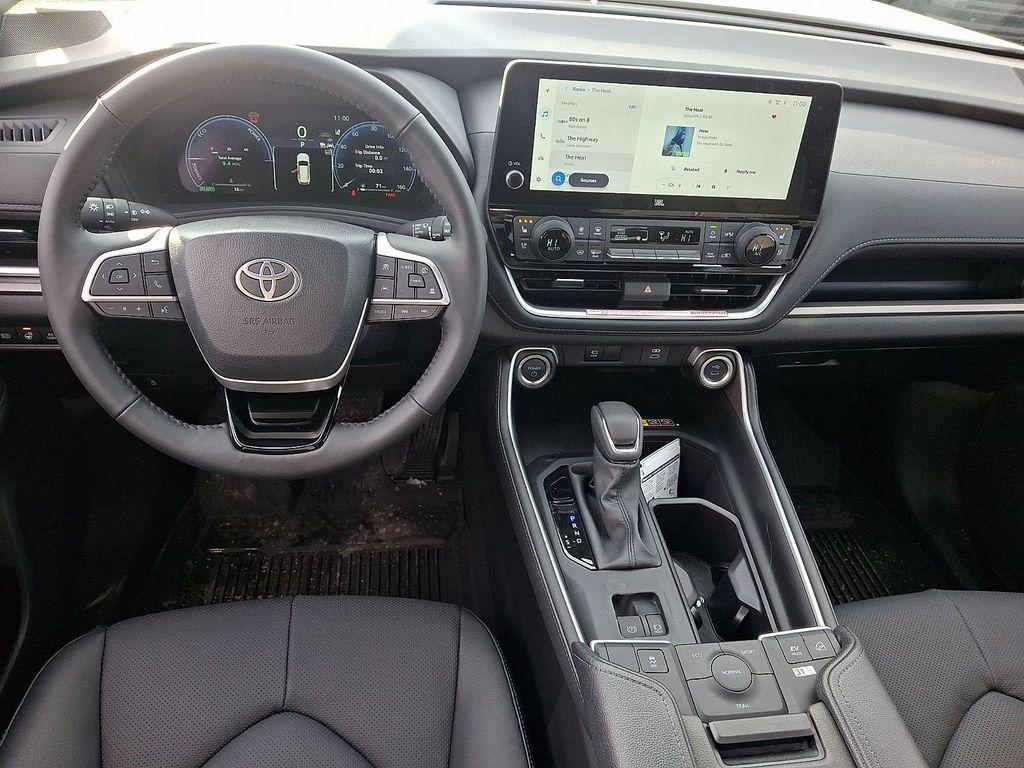 new 2026 Toyota Highlander Hybrid car, priced at $59,633