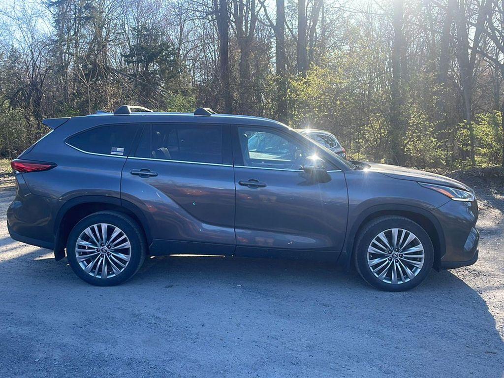 used 2023 Toyota Highlander car, priced at $41,990