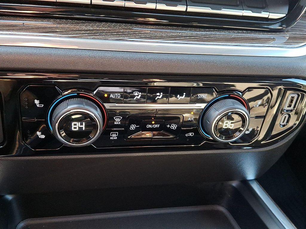 used 2024 Chevrolet Silverado 2500 car, priced at $49,991