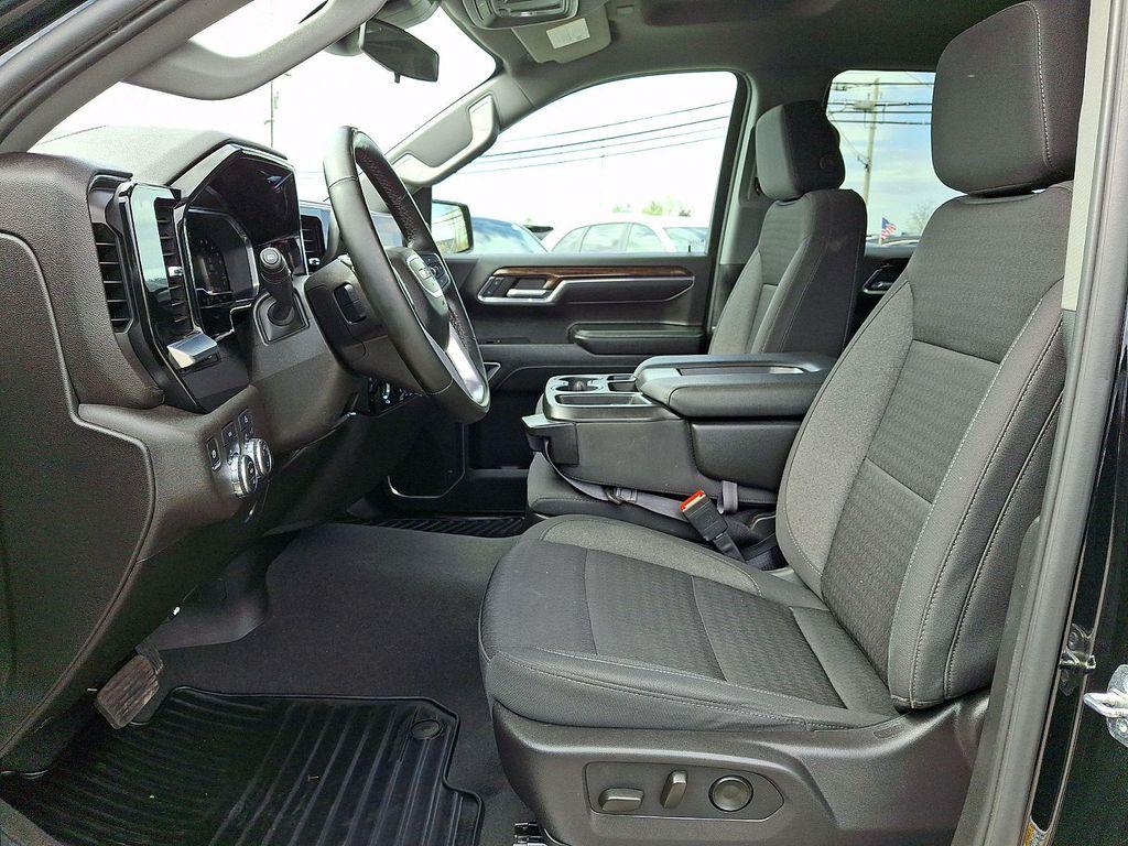 used 2024 GMC Sierra 1500 car, priced at $35,994