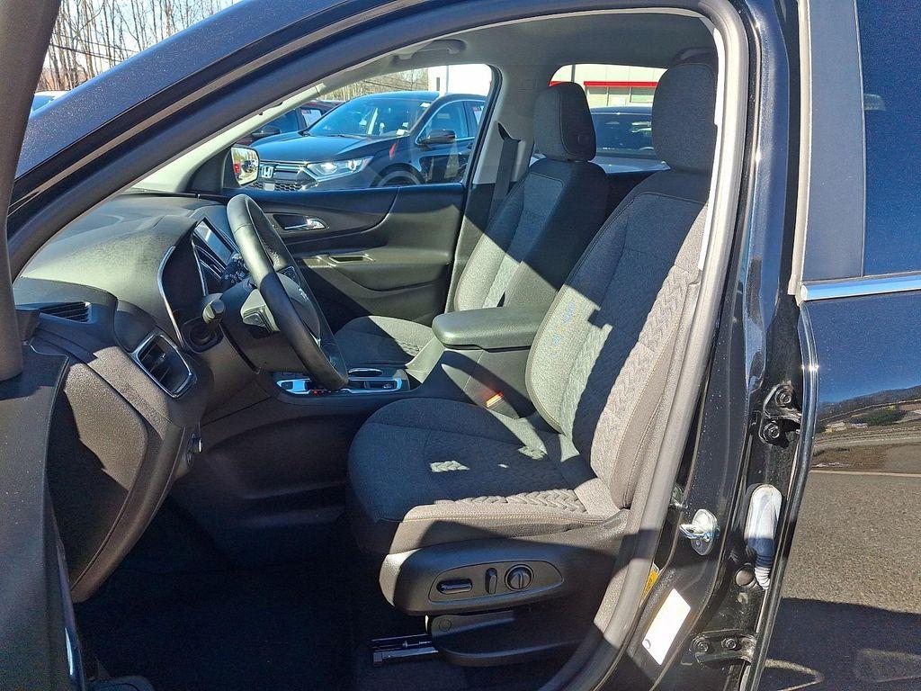 used 2023 Chevrolet Equinox car, priced at $21,490