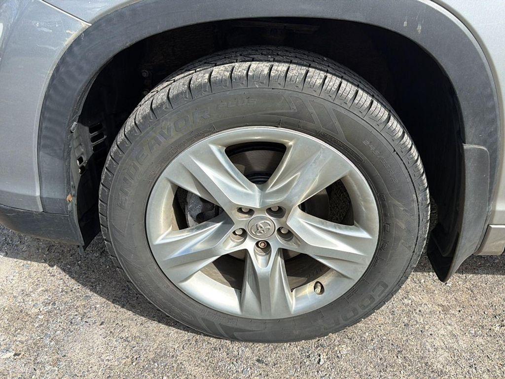 used 2015 Toyota Highlander Hybrid car, priced at $18,490