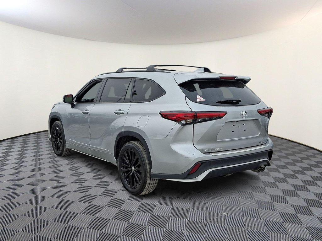 used 2023 Toyota Highlander car, priced at $40,490