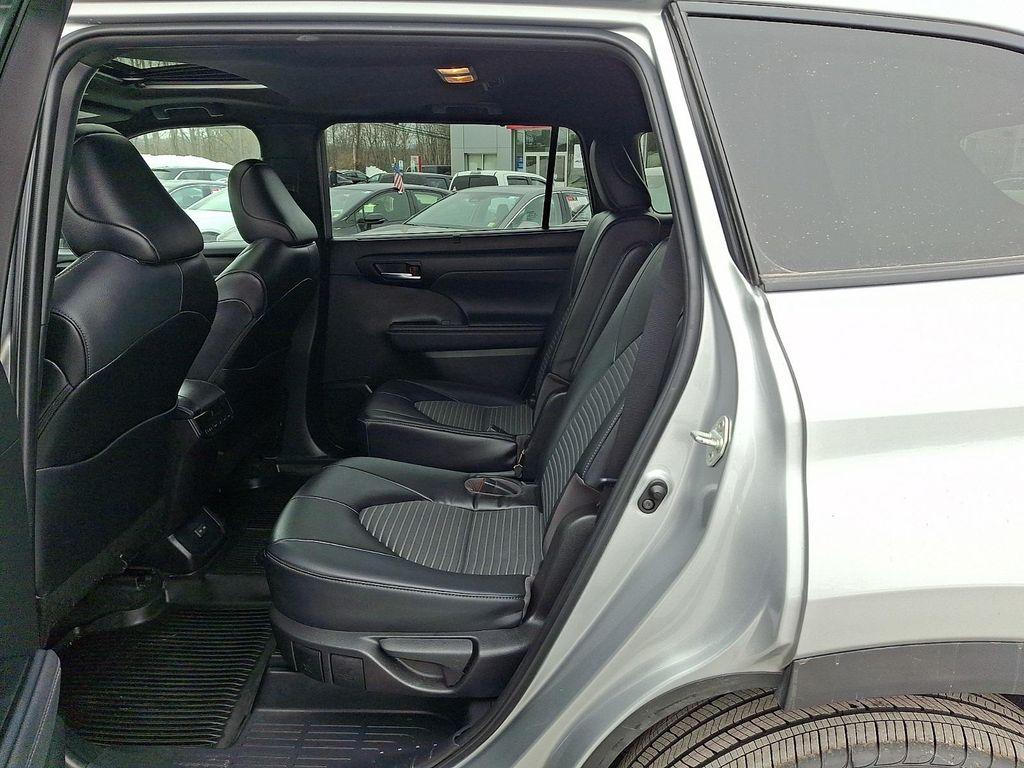 used 2023 Toyota Highlander car, priced at $40,490